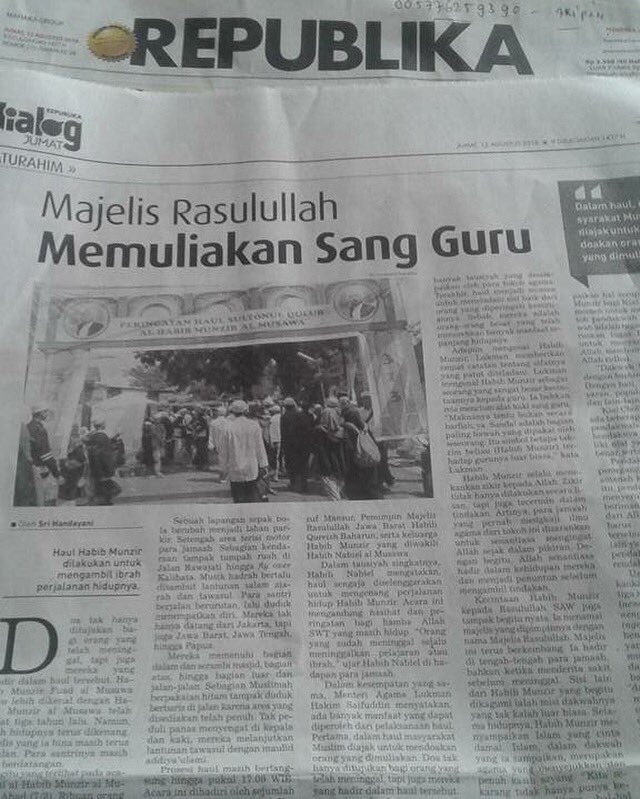 nabiel_almusawa's tweet photo. Majelis RasuluLLAAH SAW.. Di Indonesia dipuji.. Di Selangor dianggap aliran sesat oleh pemerintah.. ALLAAHu musta'an https://t.co/vE5TKrhaCG