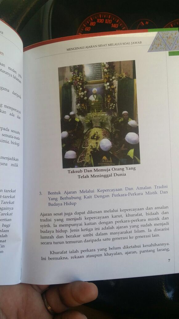 nabiel_almusawa's tweet photo. Majelis RasuluLLAAH SAW.. Di Indonesia dipuji.. Di Selangor dianggap aliran sesat oleh pemerintah.. ALLAAHu musta'an https://t.co/vE5TKrhaCG
