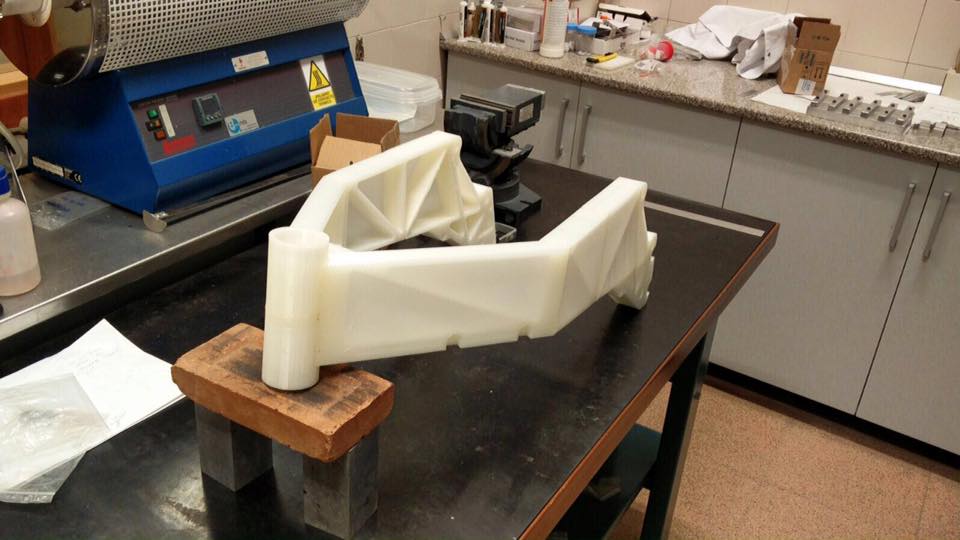 MotoStudent's tweet photo. @icaispeedclub presents their frame model by #3Dprinting 
#EngineeredForRacing https://t.co/aua9yrdBPD