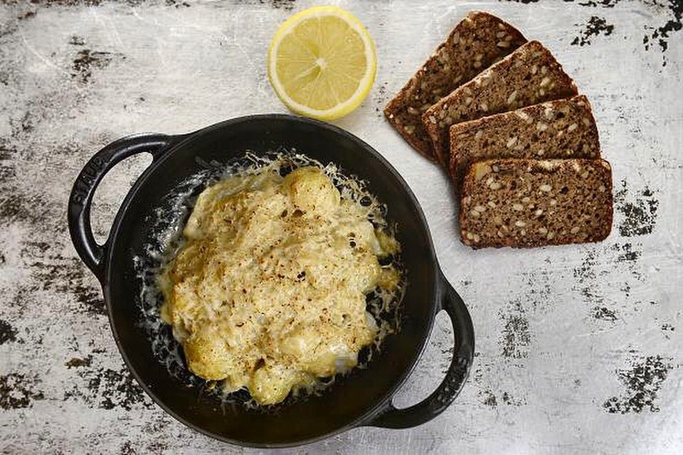 ArtisanBakeryNV's tweet photo. An Icelandic dish and a few slices of our #Organic #Rye #Bread #NorthVancouver #VancityBuzz #HonestBread #Rye #Bread https://t.co/0crf95NQiu