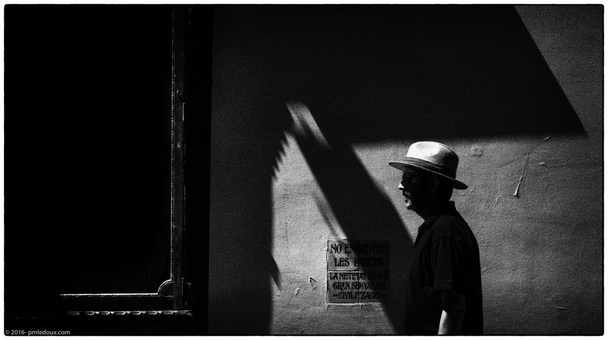 The frame maker  #streetphotography #blackandwhite #spain #sitges #pmledoux