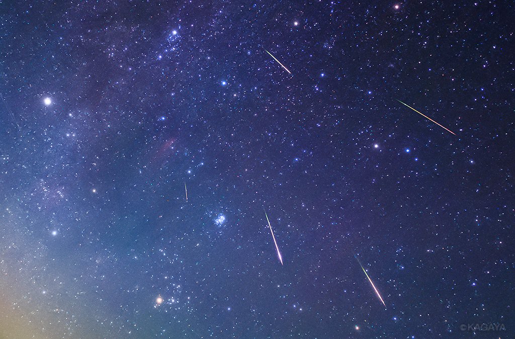 KAGAYA_11949's tweet photo. 本日未明北海道で撮影したペルセウス座流星群の流れ星たち。
見頃ピークは本日（8/12）22時頃〜明日朝4時頃。
街中で１時間に数個、暗い空では1時間あたり数十個の流星が。どちらの方角でもいいので、できるだけ広く空を眺めましょう。 https://t.co/rh2gS2eVac