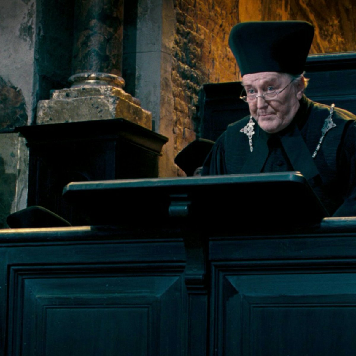 TheHPfacts's tweet image. 11th August 1995: Harry Potter's disciplinary hearing takes place at the Ministry of Magic's Courtroom Ten.