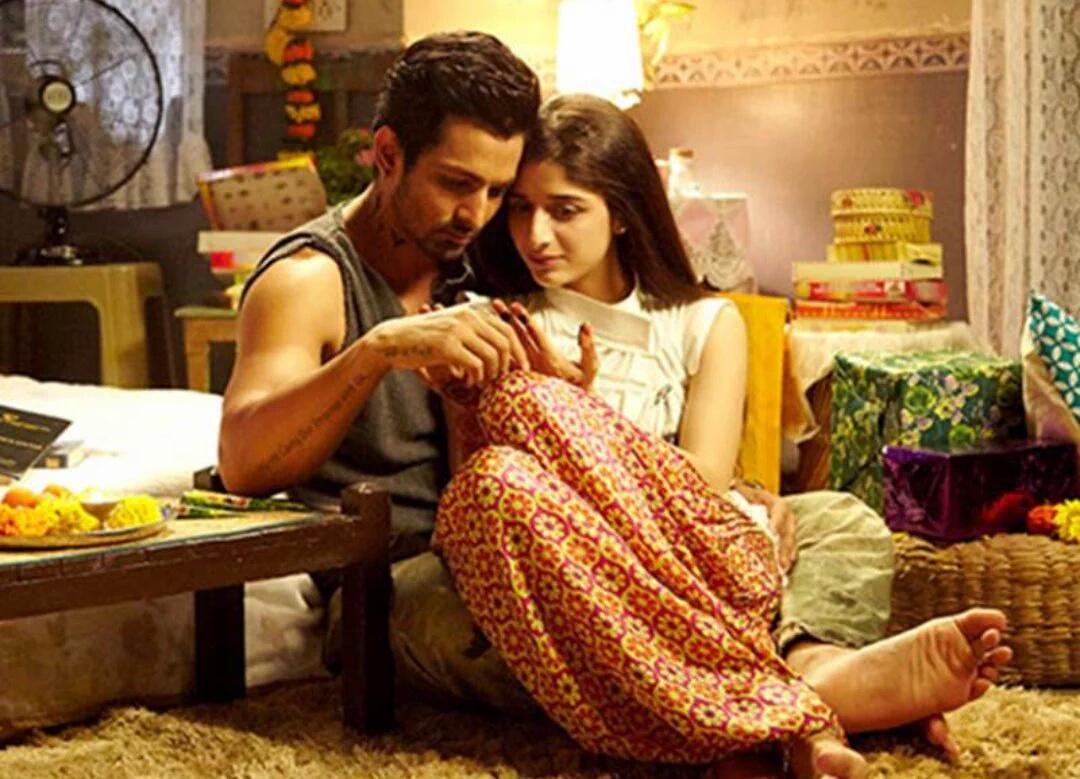 Sima92555159's tweet photo. @Md_Irfan 17 Literally I Had Gusebumps #Unplugged_Version of #SanamTeriKasam Playing In A Shopping mall 
#Happy2day https://t.co/qF0TgjmKoP