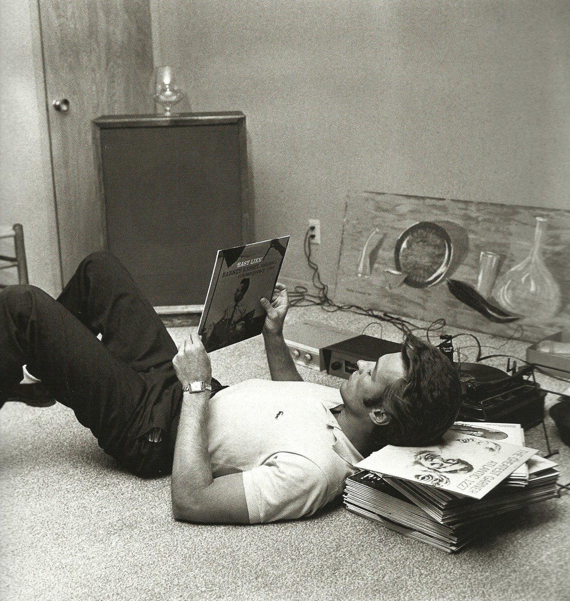 cavamania's tweet photo. Somos unos clásicos. Una🍷  y un tocadiscos 🔛, no necesitamos más. ¡Feliz #DiaInternacionalDelVinilo! #VinylRecordDay https://t.co/jNOhlS5NtB