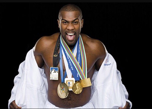 Arthur_Officiel's tweet photo. Go Go @teddyriner tu as rendez vous avec l'histoire, Montre leur qui est le patron ! #JORio2016 #Or🇫🇷 #3pmlive https://t.co/VEcANYVVkA