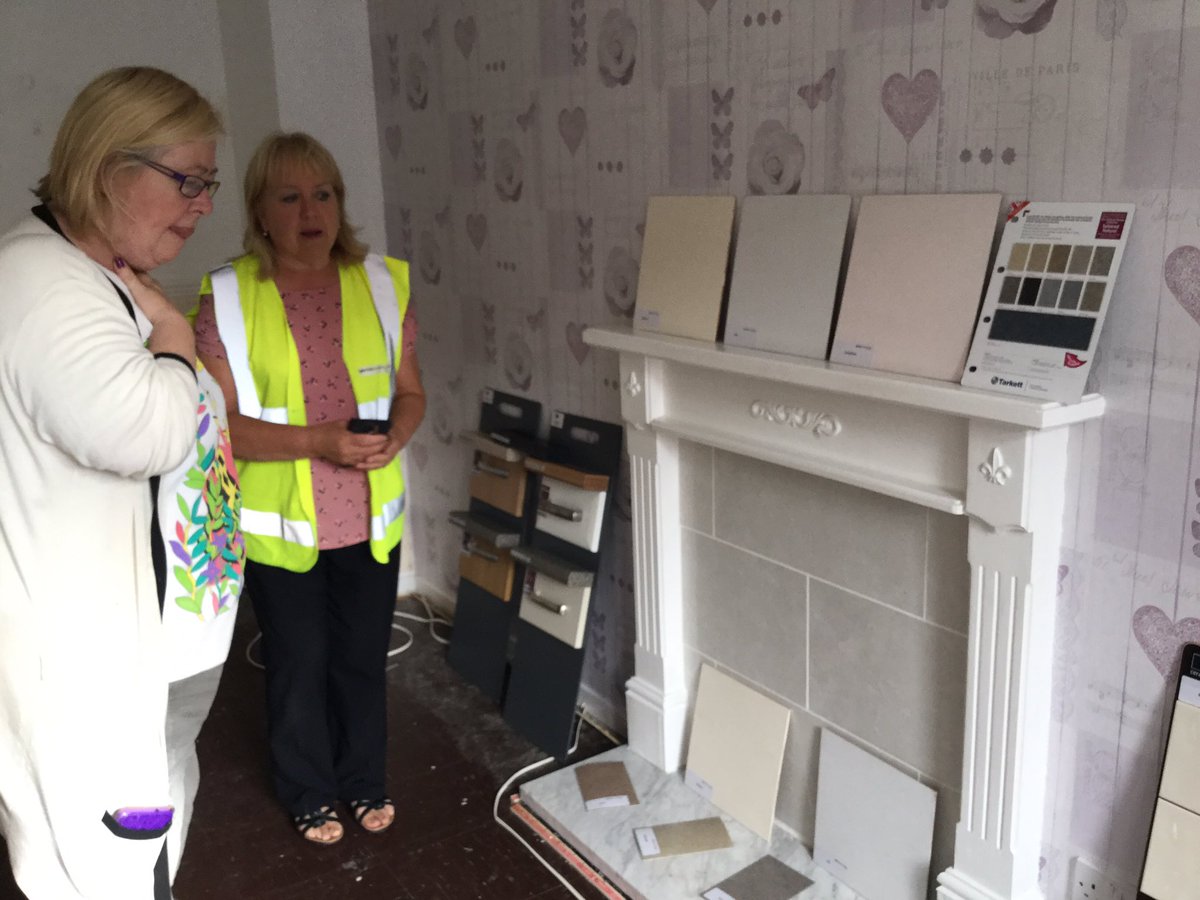 Tolentplc's tweet photo. Choosing new kitchens #telfordcourt #howden #tenantschoice @LorraineGreenGT @BerniciaGroup https://t.co/fHUbFvlCpd