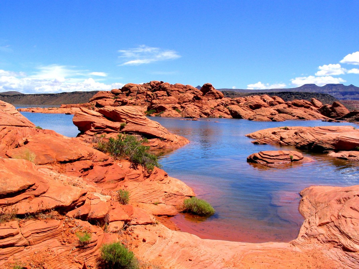 VisitUtahUK's tweet photo. DYK @katyperry filmed her video for Rise in Utah's Snow Canyon &amp; Sand Hollow State Parks https://t.co/0KJfitZJxV https://t.co/jWnSm2Sc24
