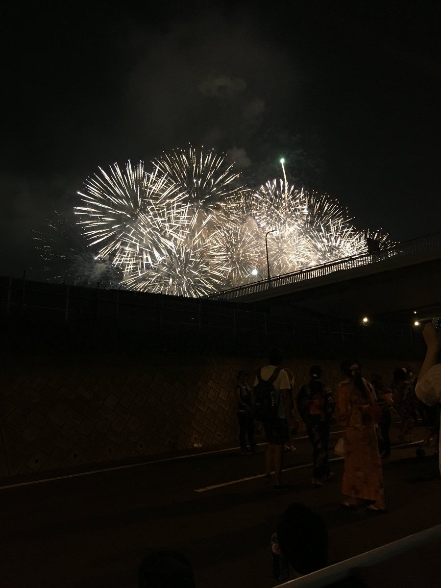クローバーランドの皆さんで花火大会行きました🎆
写真では伝わりにくいですが
とっても綺麗でしたよ～（*'‐'*)♪
やっぱり夏は楽しいですね！！