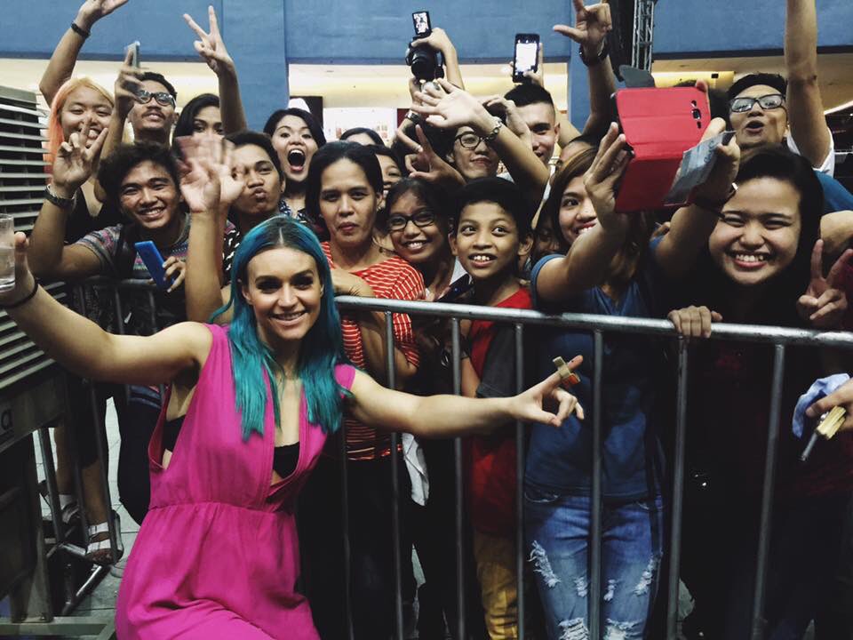amysheppardpie's tweet photo. One year ago! Miss you #Philippines https://t.co/a6gkpF8AdV