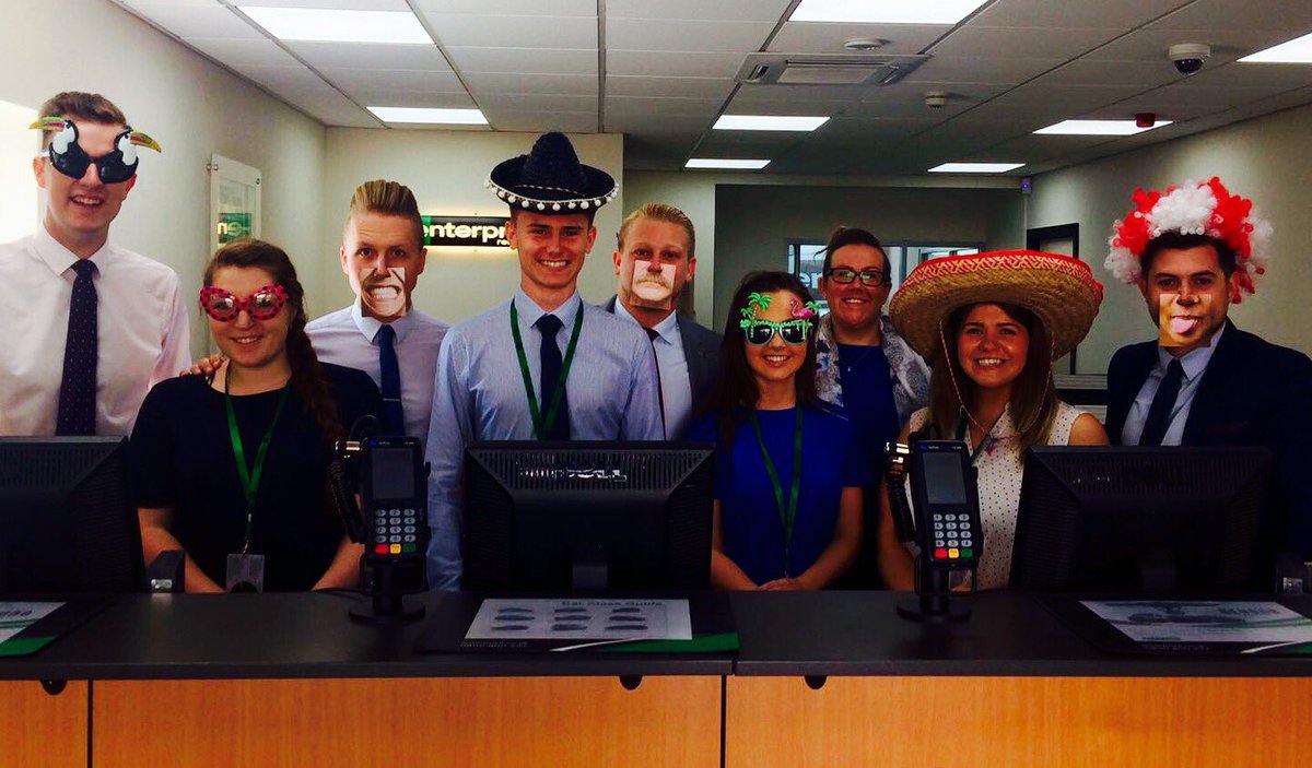 EracU421's tweet photo. Team props on point! 👌🏻🎩🎉😂 #U421 #ESQI #ERAC #INTERN #U4 @clare_beynon @JaneneScurfiel1 @LUMAZ1980 @CaptainFun_ERAC https://t.co/AS0UJXqcMm