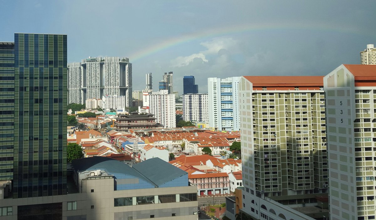 Qooper's tweet photo. @stevieboebi we miss you already! Here's a pic of the view of Chinatown fr my office 🌈 https://t.co/RYToysdH7e
