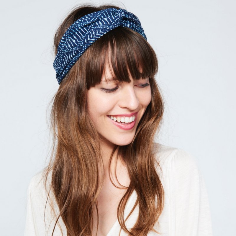 bashparis's tweet image. #SURPRISE #WEBONLY
Perfect red &amp;amp; blue headscarf if you order pieces on ba-sh.com
Code: MARINE or FIGUE