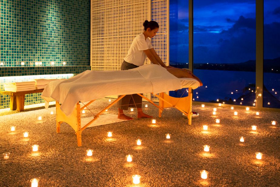 COMOHotels's tweet photo. Unwind in our #spa and enjoy a #stressfree evening. #PointYamu #TGIF https://t.co/8ejwUtSg8j