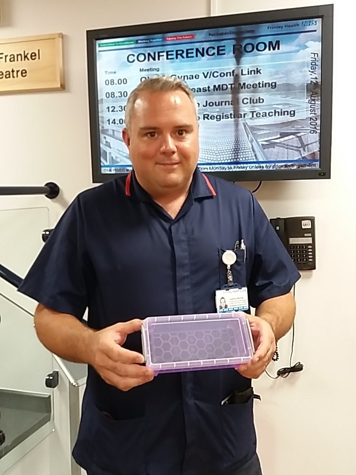 FHPatientSafety's tweet photo. Look out fot the new purple boxes for oral syringes at Frimley Park coming to a drug trolley near you https://t.co/5EDS5izr85