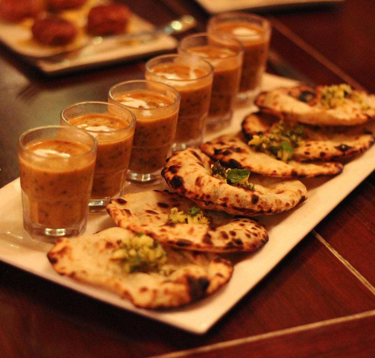 foodelhiblog's tweet photo. Blue Cheese Naan and Dal Makhani Shots.
The perfect fusion.
#IndianFood V.2 #DineFest #LetsGoToChatter https://t.co/RLJWQXXIT3