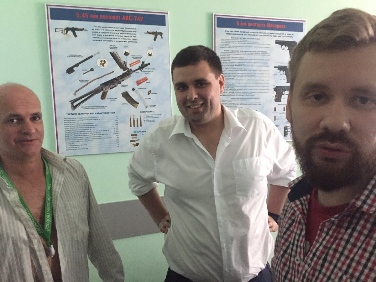 В ОВД Мещанском три кандидата в ГД <a href="/galiamina/">Юлия Галямина</a> <a href="/jk289/">Константин</a>  Песков и мой нач штаба <a href="/serukanov_v/">Виталий Серуканов</a> Задерживали грубо