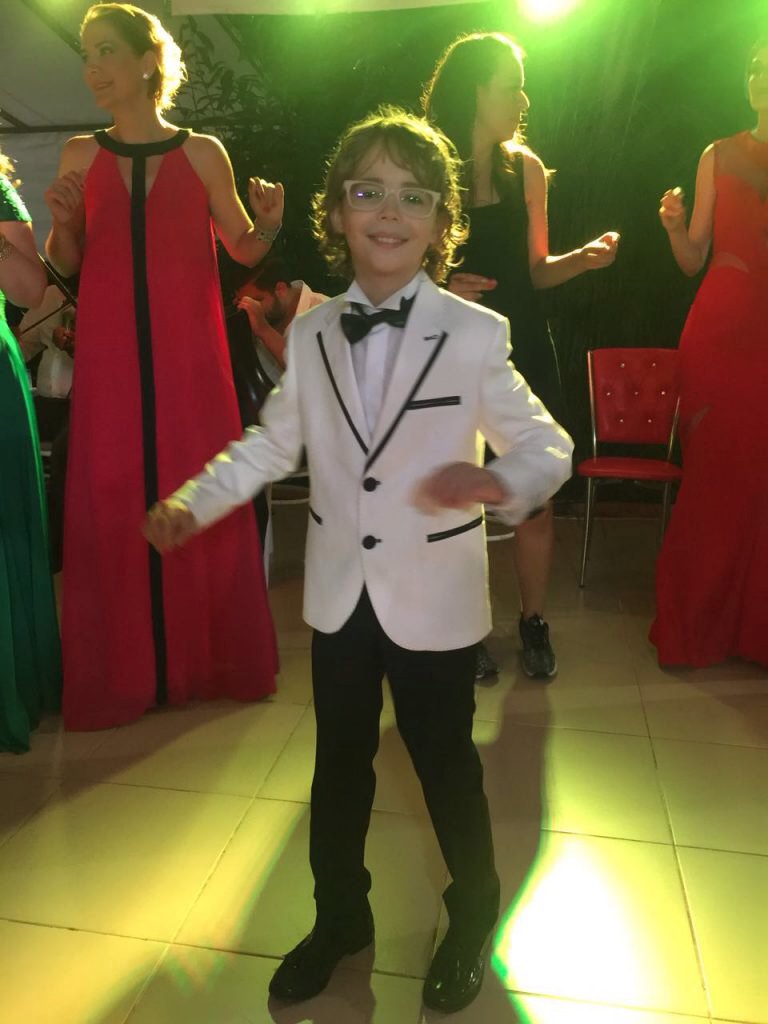 flawlesskaleli's tweet photo. #AtaBerkMutlu ve #CanMutlu 'nun sünnet düğünleri olmuş
Tebrik ederim sizi😍😘👏🎉🎉
#CanimCocuk https://t.co/reWiOagWCf
