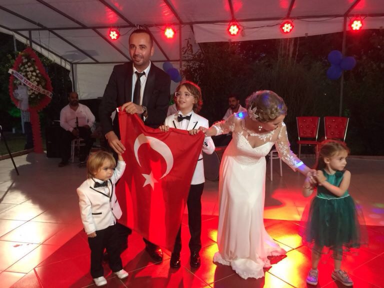 flawlesskaleli's tweet photo. #AtaBerkMutlu ve #CanMutlu 'nun sünnet düğünleri olmuş
Tebrik ederim sizi😍😘👏🎉🎉
#CanimCocuk https://t.co/reWiOagWCf