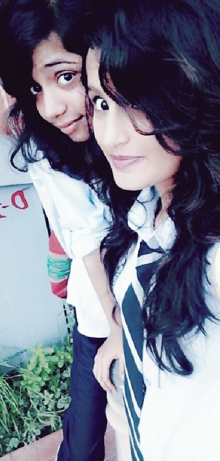 thisischiki_007's tweet photo. Will miss these dayzz #uhh #luv 😁😁
Roadside masti 😀😀😍 
#chole samose 😜 https://t.co/atgBA2ksn6