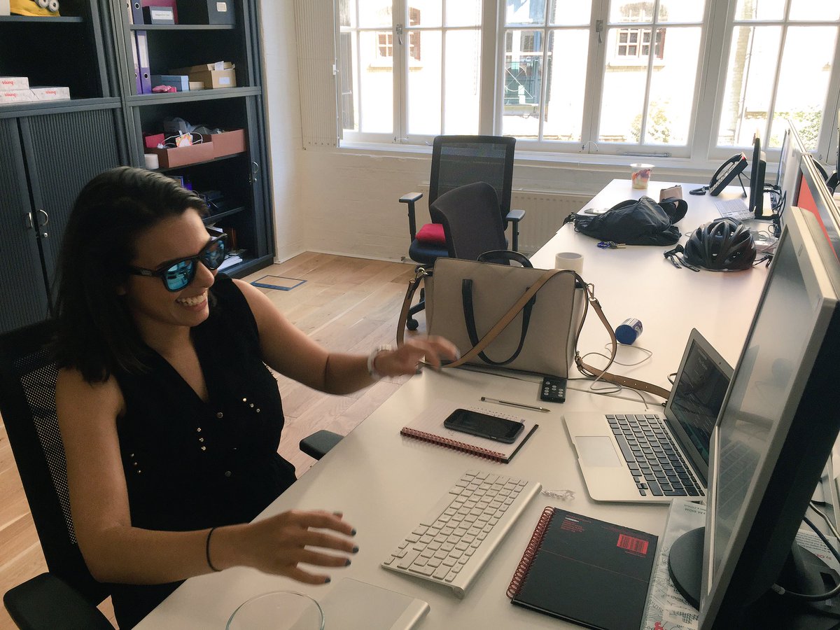 Tingols_Model's tweet photo. Aaaaaadorable look from @sara_chandran today! #fridaystyleday #Fridaystyle #fashion #sunnies @Tingols @Tommy_Hunt https://t.co/0aLaanaNkr