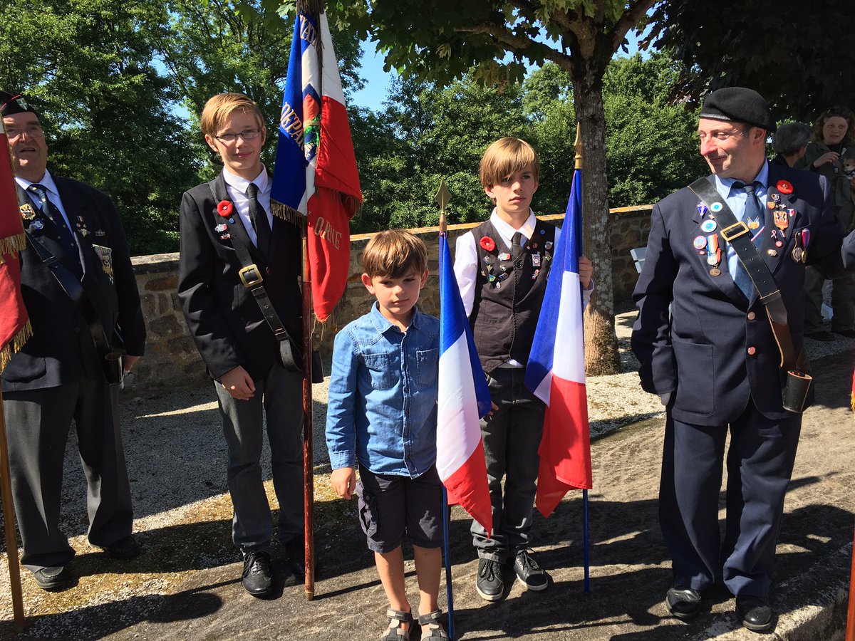 senateur61's tweet image. #RouteLeclerc la relève des assurée par des jeunes motivés bravo les jeunes portes-drapeaux 👏🏻👏🏻👏🏻🇫🇷