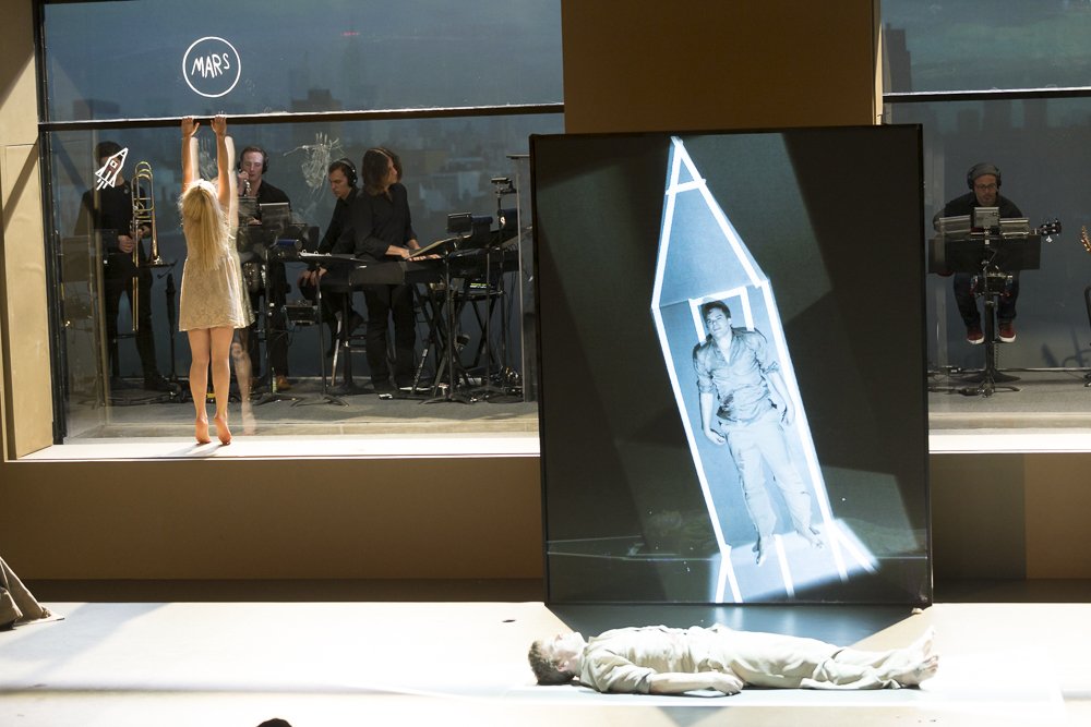 Lazarus_Musical's tweet photo. | from the New York production | photo - Jan Versweyveld |
#lazarus https://t.co/KB0cphRyOu