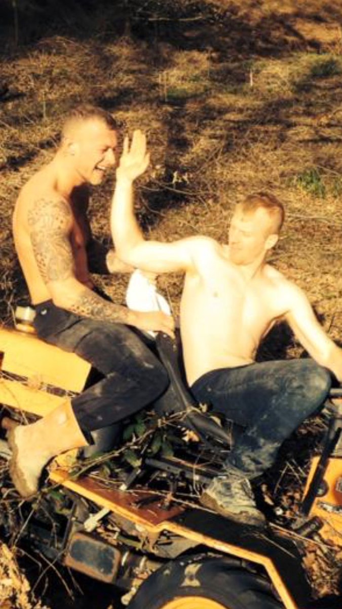 Calancrum's tweet photo. #gingercal #glen #gay #tractorboys #tractor #farm #fun https://t.co/nTUQZwaC5B