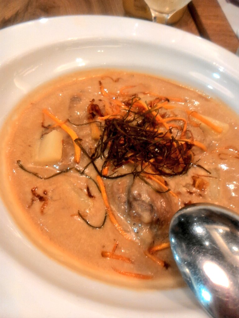 sarahdibba's tweet photo. Ate at Kuya J's restaurant today owned by Jericho Rosales. Sobrang masarap! 😍 #sinigang #bukoshake #adobo #chapsuey https://t.co/5QUkcyWQhN