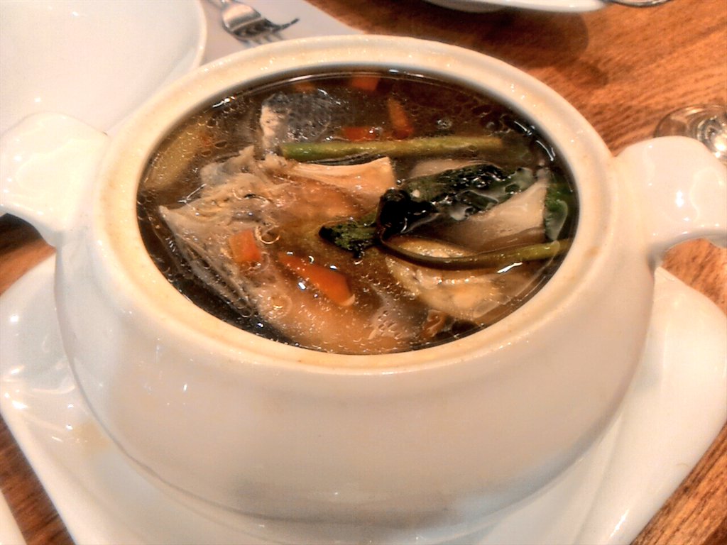 sarahdibba's tweet photo. Ate at Kuya J's restaurant today owned by Jericho Rosales. Sobrang masarap! 😍 #sinigang #bukoshake #adobo #chapsuey https://t.co/5QUkcyWQhN