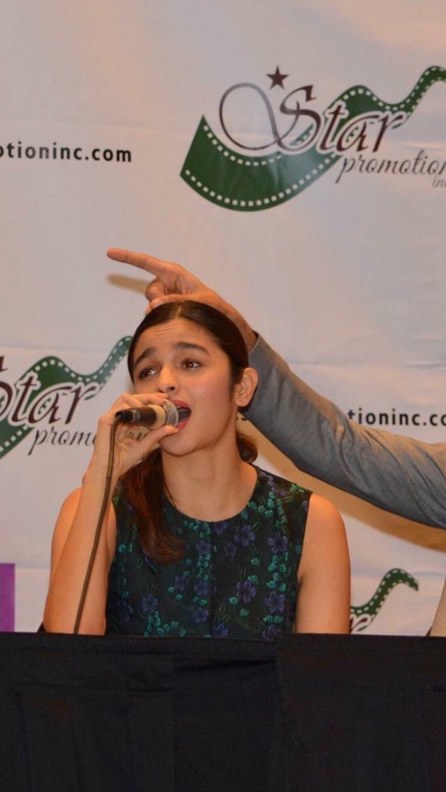 LifeWithAliaB's tweet photo. @aliaa08 in a press conference #DreamTeam https://t.co/lxw8NdU4YM