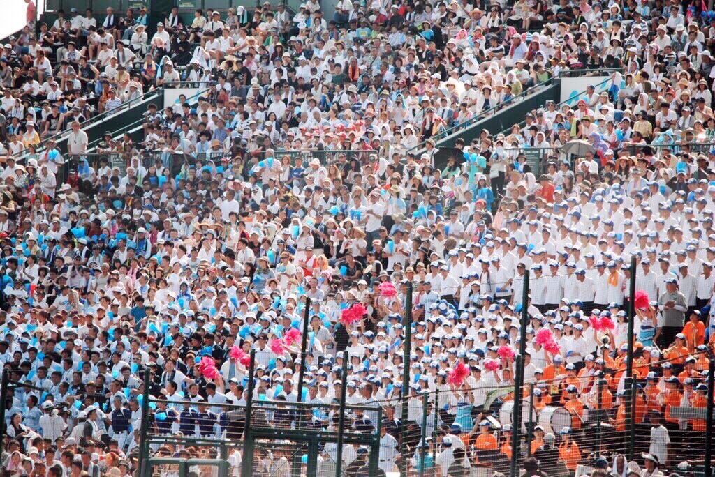 JINYA0425's tweet photo. 高川学園野球部引退しました！
最高の仲間と甲子園に来れて良かったです！
甲子園まで足を運んでくださった人最高の応援を本当にありがとうございました！
これからも高川学園をよろしくお願いします🙇
明日から大阪帰るんで誰か遊んでください笑 https://t.co/RoYAA8J6Ql