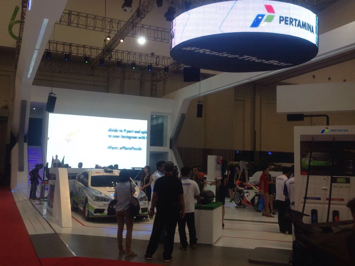 Pertaminalub's tweet photo. Ayo kunjungi booth Pertamina di GIIAS 2016 dan dapatkan hadiah menarik malam ini dari Pertamina Lubricants! 😃 https://t.co/rD0VfVEY3I