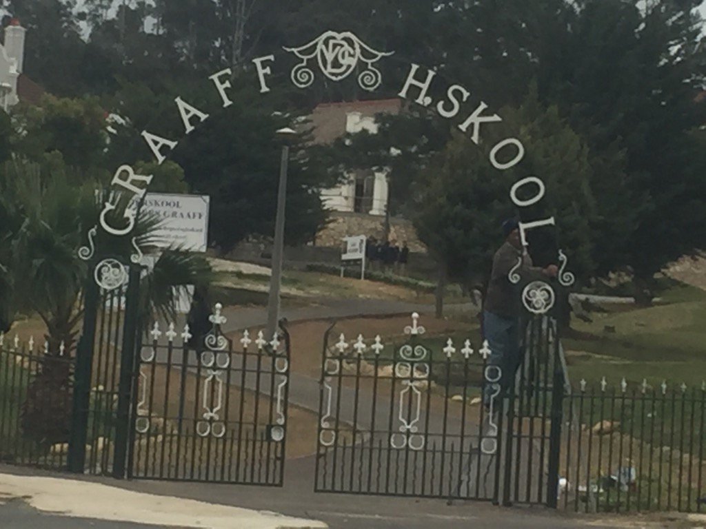 .<a href="/degrendelwines/">De Grendel Wines</a> visiting DVG - Hard at work with upgrades <a href="/VilliersdorpT/">Villiersdorp Tourism</a>