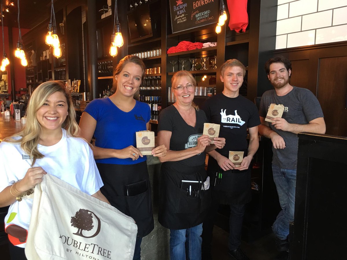 DoubleTreeAkron's tweet image. Shout out to @TheRailBurger and @Akrondotcom for posing with us on #NationalChocolateChipCookieDay last week!