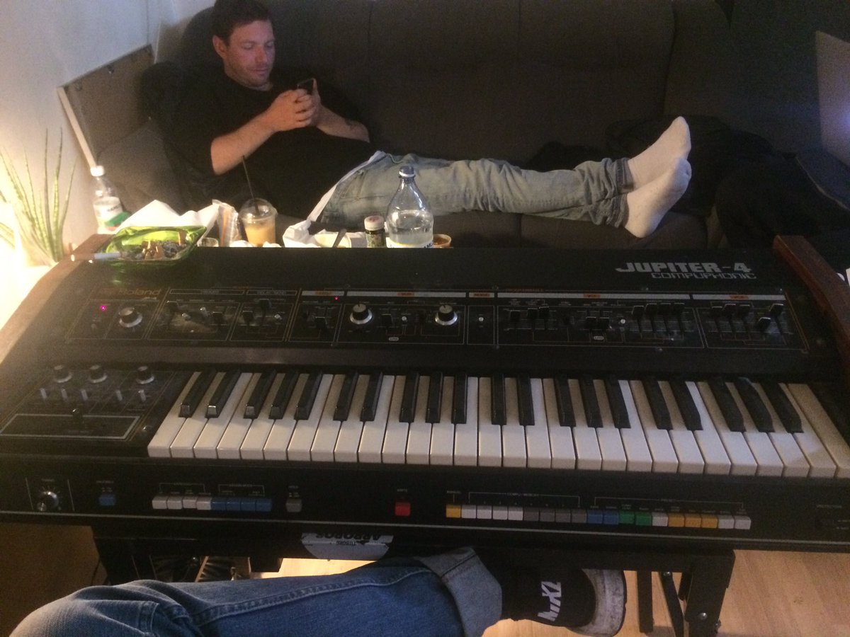 yo_ELOQ's tweet photo. New old toys 💜 Only making stranger things osts now #jupiter4 #neonmetal https://t.co/babnQQUwRK