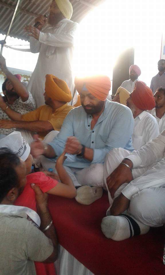 EnterprisesRana's tweet photo. ਅੱਜ ਤਪਾ ਚ ਆਮ ਆਦਮੀ ਪਾਰਟੀ ਦਾ ਠਾਠਾ ਮਾਰਦਾ ਇਕੱਠ। @ipathak25 @bhagwantmann @aapvijaychauhan @aapjassisekhon @harjotbains https://t.co/1AAqcFFLGl