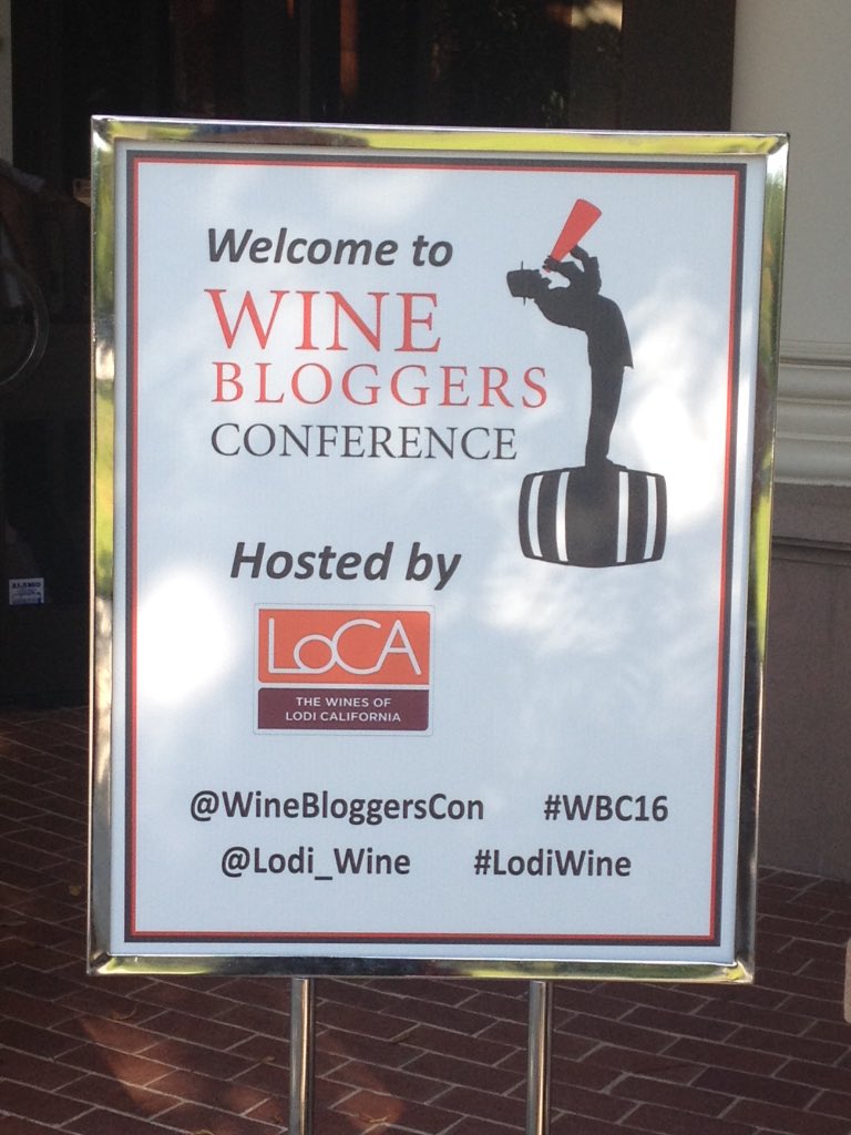 diviniesapori's tweet image. Official opening #wbc16 @Lodi_Wine @WineBloggersCon