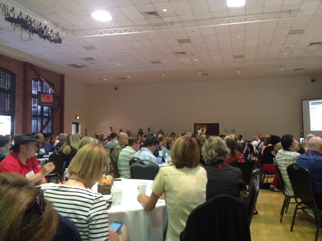 diviniesapori's tweet image. Official opening #wbc16 @Lodi_Wine @WineBloggersCon