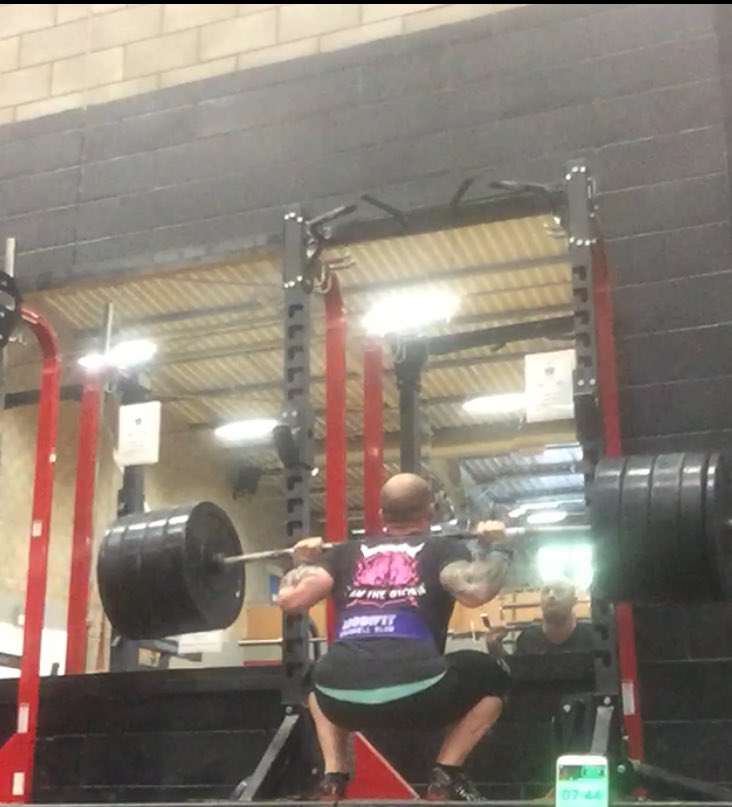 Stu2King's tweet photo. 180kg squat repping my @SpartanWelding t-shirt #weightlifting #powerlifting#fitness #crossfit #squat #gainz #gym https://t.co/UAGRxdnO0C