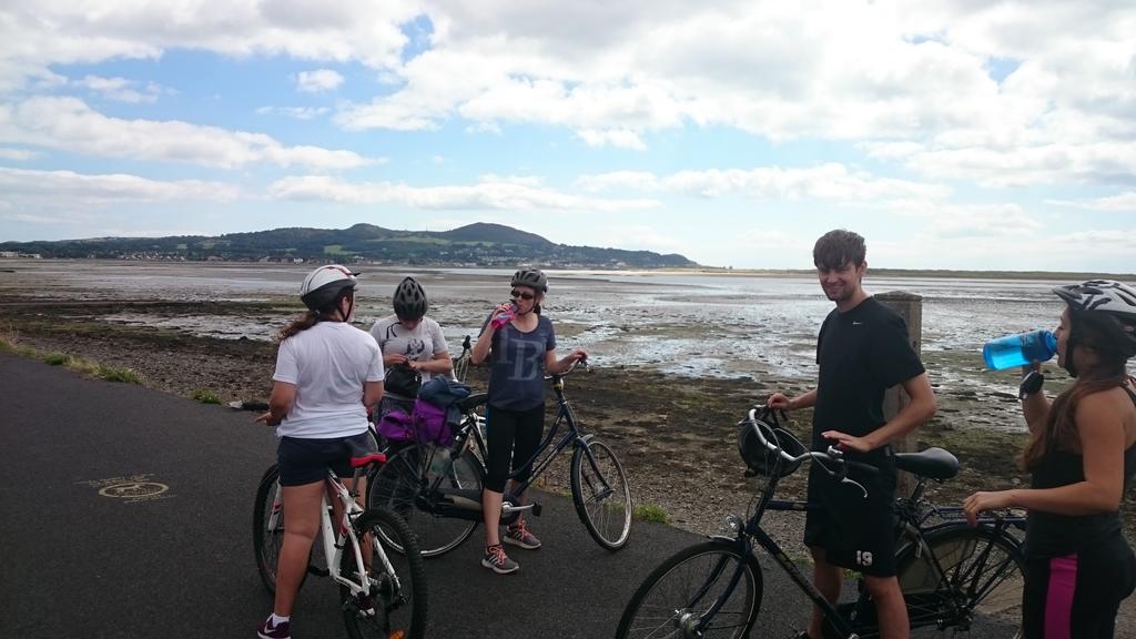DH1 taking on a coastal cycle trip pre <a href="/DublinGoldenCup/">Dublin's Golden Cup</a> #gains #ladsontour #acclimatising #biketour #legsday
