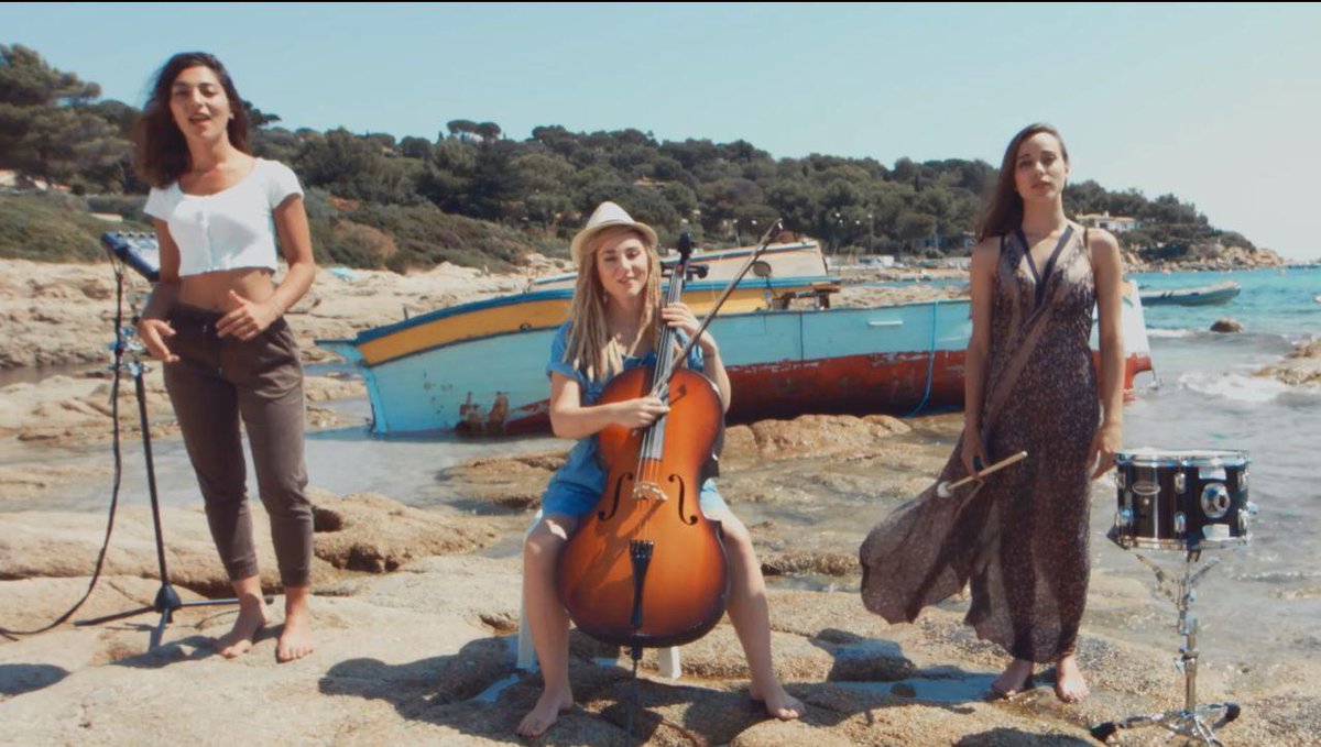 Le_Figaro's tweet photo. Le trio L.E.J. revient avec un nouveau mash-up grandiose https://t.co/O2iWKv6LSi https://t.co/utGgAYYqFH