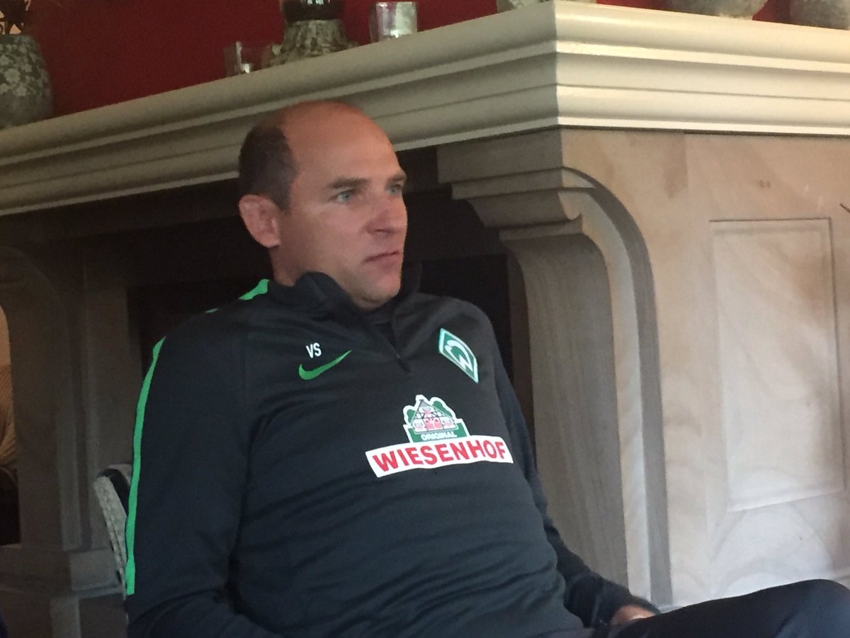 #Skripnik in Sorge:"Claudio hat Probleme." Heute MRT bei <a href="/pizarrinha/">Claudio Pizarro</a> - linker Oberschenkel. #ssnhd #werder