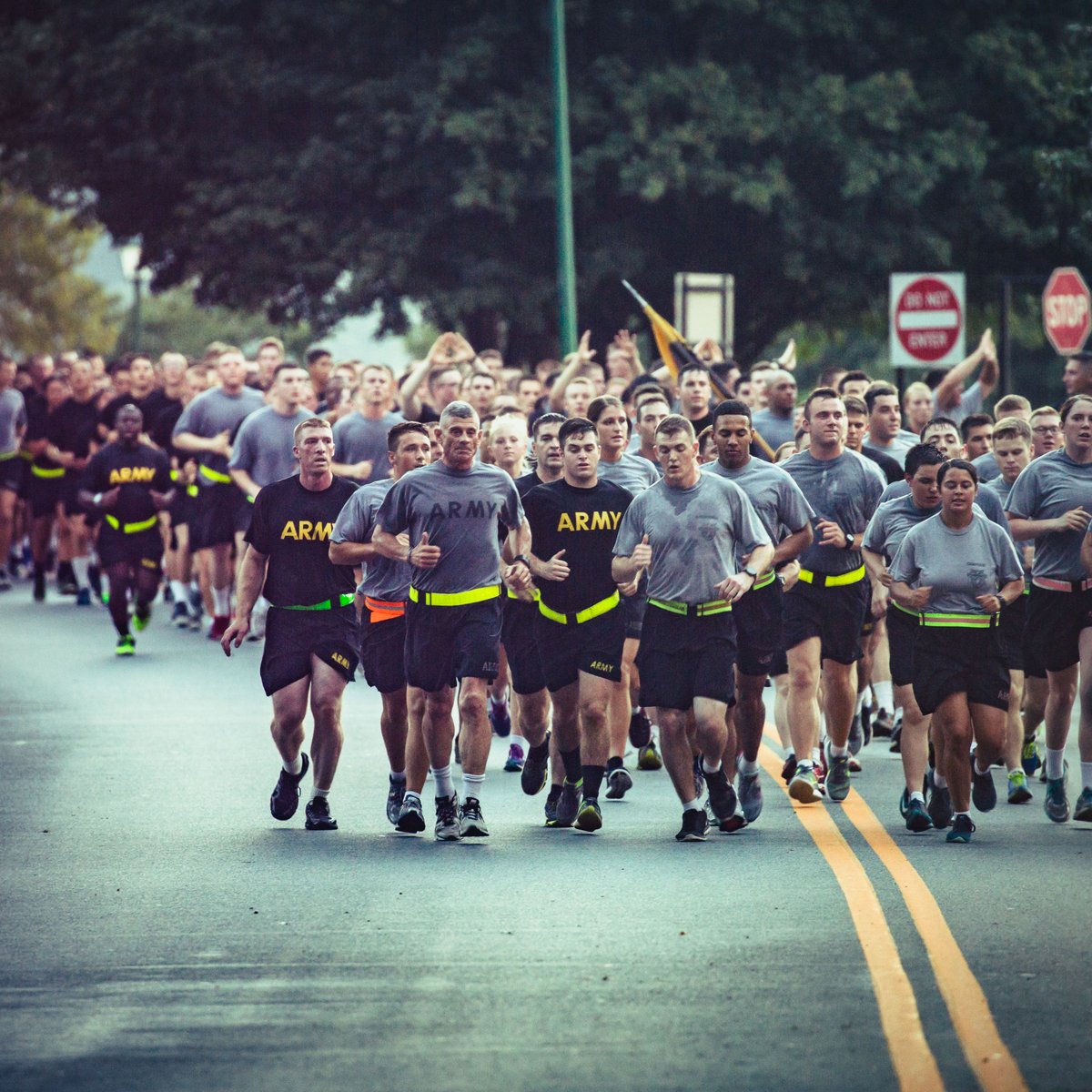 WestPoint_USMA's tweet photo. #PTisFree - Superintendent @LTGRobertCaslen &amp; CDT First Captain Hugh McConnell lead the Corps on a run at #WestPoint https://t.co/7rHvn1Zqqe