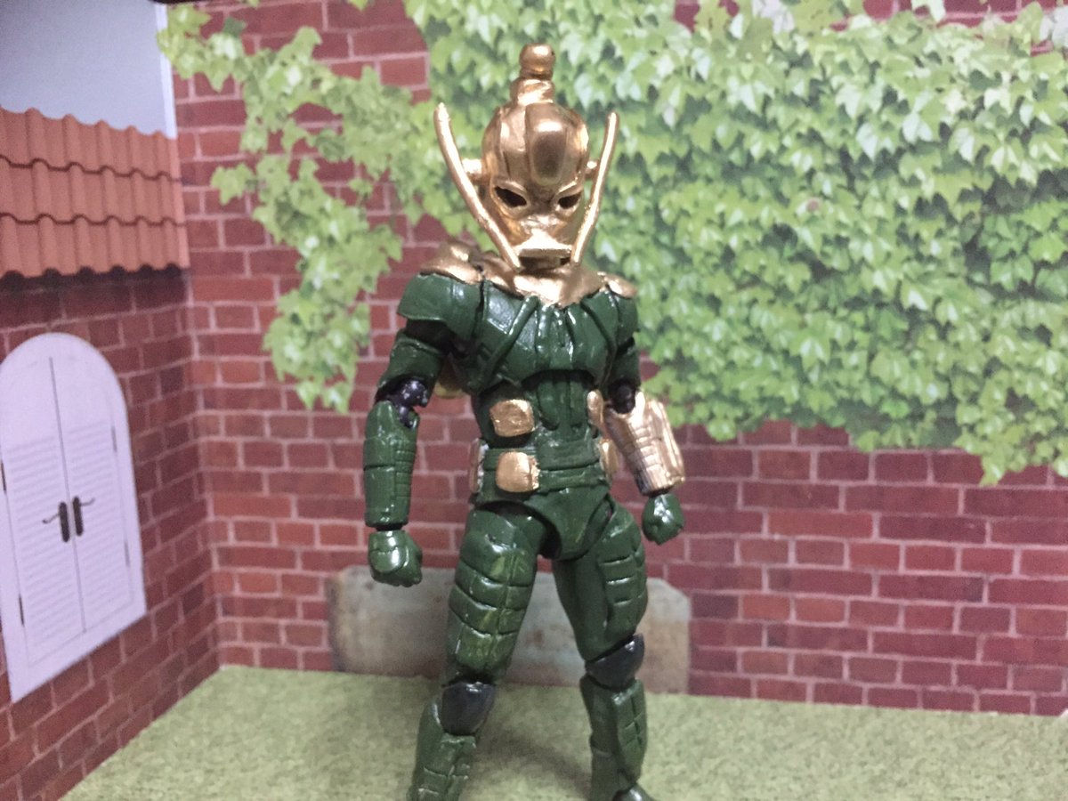 ট ইট র バケツ 人類よ これ以上 何を望むのだ 改造フィギューツ 女神転生シリーズより タダノヒトナリ デモニカスーツ 以前も作りましたがまた新しく作り直しました 造って遊ぼ 女神転生