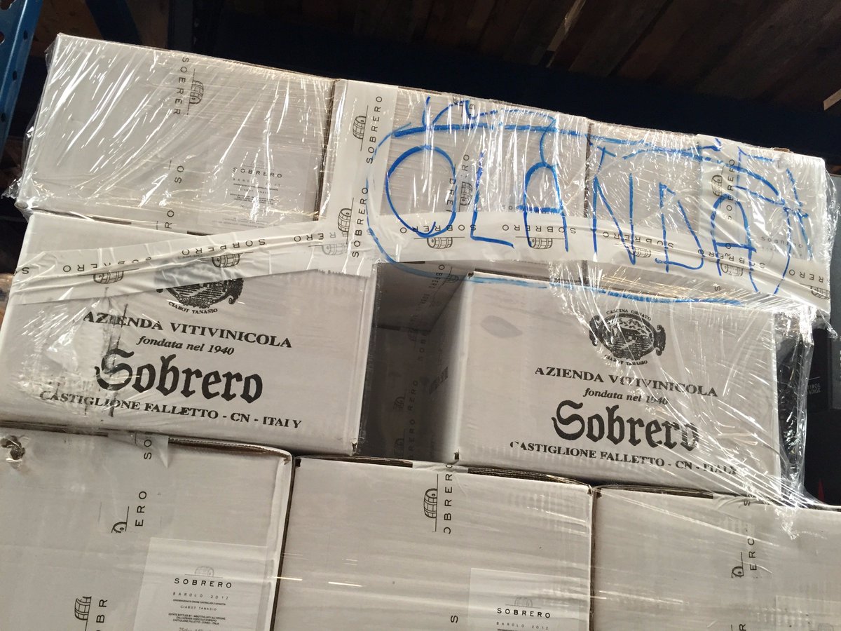 gjcazemier's tweet photo. Net binnengekomen bij #icwines. De nieuwe zending Barolo van Sobrero. https://t.co/mq2mAkHloV #ishetal17uur? https://t.co/0FZN5Yd1p8