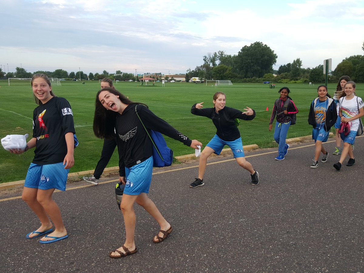 botbycc's tweet image. Making our way to the fields on this beautiful morning!