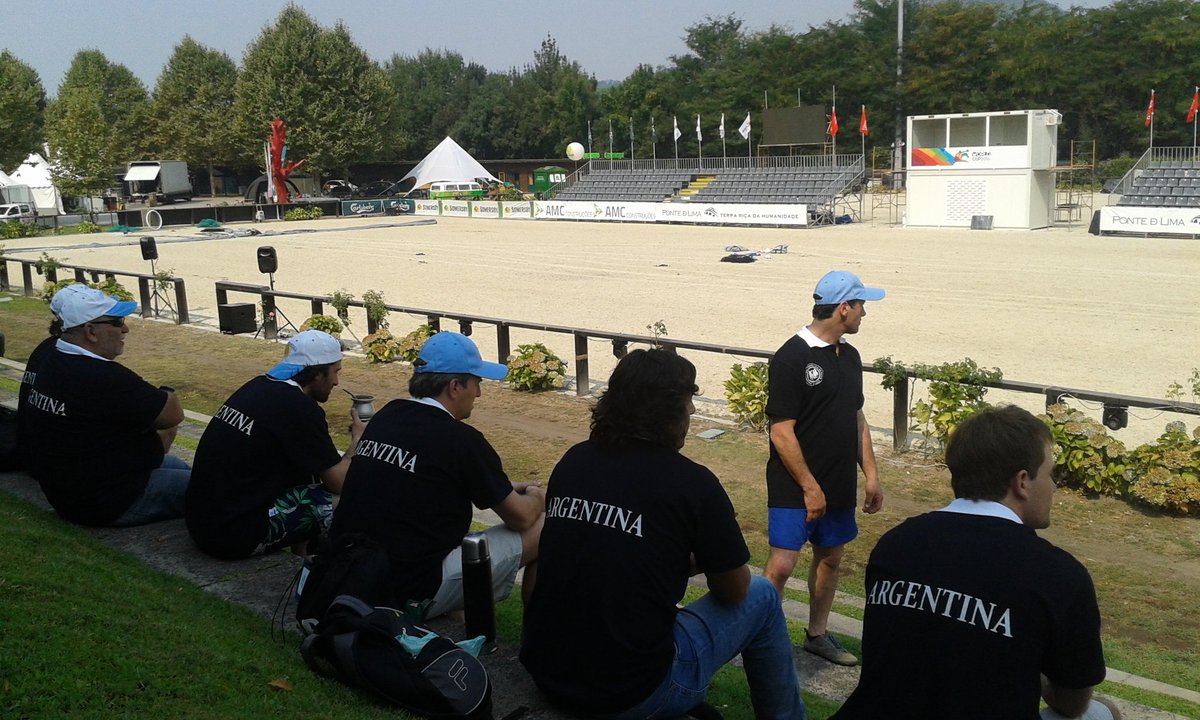 PatodePrimeraTV's tweet photo. El combinado Argentino conoce el estadio. Siguen los preparativos. Seguí el #MundialHorseball2016 @PatodePrimeraTV https://t.co/y6dYTtqVMj