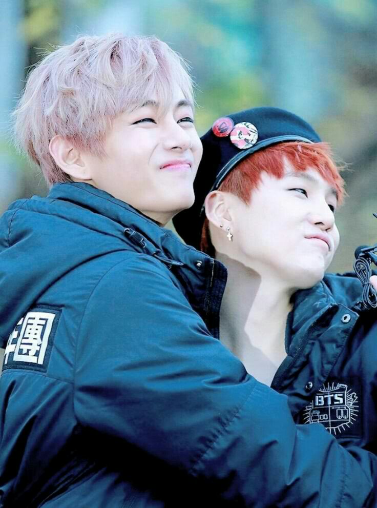 Taehyung hugging Yoongi IS THE BEST CONCEPT pls don't argue