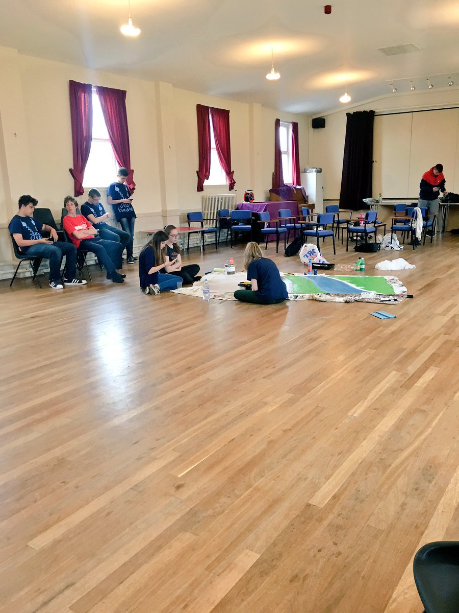 inspirajodies's tweet photo. Teams at St Marks Church painting murals! All looking good! 🎨👍🏼 @NCSNorthWest @NCS #socialaction #teamework #squad https://t.co/5N5NNUrhjf